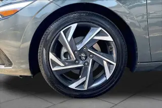 Hyundai ELANTRA 2024 Limited 4dr Sedan