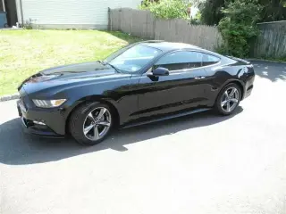 2015 Ford Mustang V6 Coupe