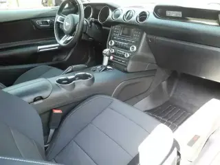 2015 Ford Mustang V6 Coupe