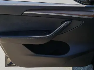 Tesla Model Y 2024 Long Range 4dr Crossover