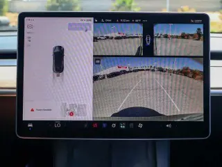 Tesla Model Y 2024 Long Range 4dr Crossover