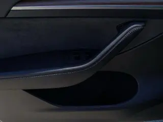 Tesla Model Y 2024 Long Range 4dr Crossover