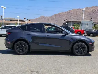 Tesla Model Y 2024 Long Range 4dr Crossover