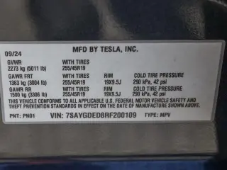 Tesla Model Y 2024 Long Range 4dr Crossover