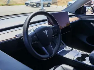 Tesla Model Y 2024 Long Range 4dr Crossover