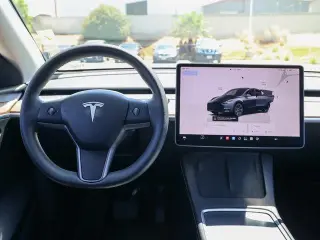 Tesla Model Y 2024 Long Range 4dr Crossover