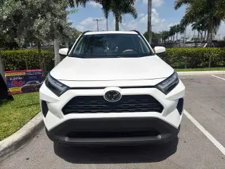 Toyota RAV4 2023 XLE 4dr SUV