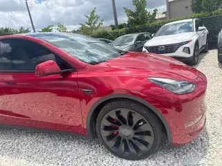 Tesla Model Y 2022 AWD Performance 4dr Crossover