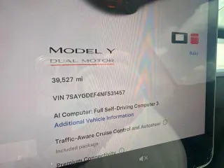 Tesla Model Y 2022 AWD Performance 4dr Crossover