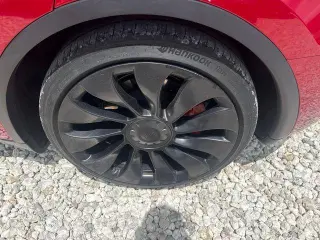 Tesla Model Y 2022 AWD Performance 4dr Crossover