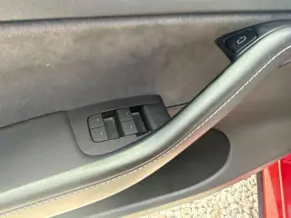 Tesla Model Y 2022 AWD Performance 4dr Crossover