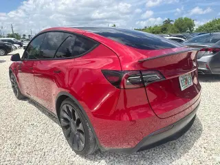Tesla Model Y 2022 AWD Performance 4dr Crossover