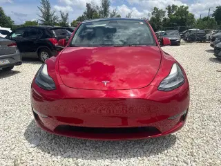 Tesla Model Y 2022 AWD Performance 4dr Crossover
