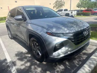 Hyundai TUCSON 2024 SE 4dr SUV (midyear release)