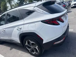 Hyundai TUCSON 2024 SEL 4dr SUV (midyear release)