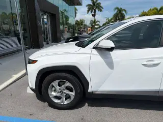 Hyundai TUCSON 2024 SE 4dr SUV (midyear release)