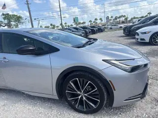 Toyota Prius 2023 XLE 4dr Hatchback