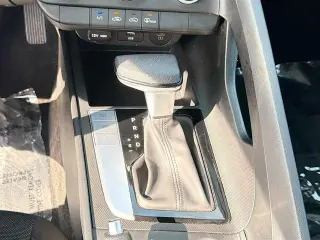 Hyundai ELANTRA 2025 SE 4dr Sedan