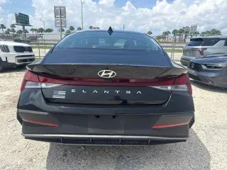 Hyundai ELANTRA 2025 SE 4dr Sedan