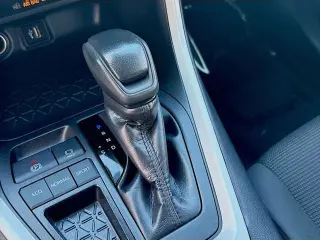 Toyota RAV4 2025 LE 4dr SUV