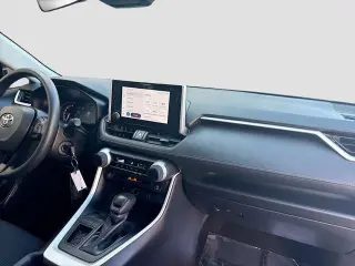 Toyota RAV4 2025 LE 4dr SUV