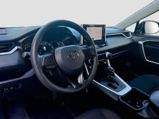 Toyota RAV4 2025 LE 4dr SUV