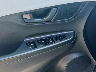Hyundai KONA 2021 SE 4dr Crossover