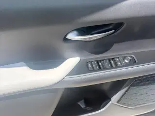Lexus UX 300h 2025 4dr Crossover