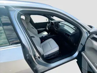 Lexus UX 300h 2025 4dr Crossover