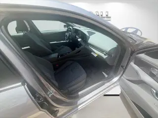 Hyundai ELANTRA 2026 SEL Sport Premium 4dr Sedan
