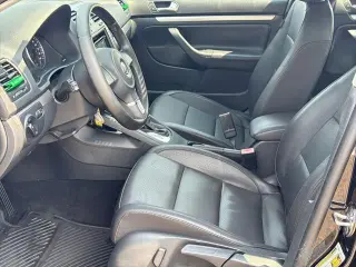 Volkswagen Jetta 2010 SE 4dr Sedan 5M