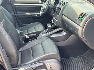 Volkswagen Jetta 2010 SE 4dr Sedan 5M