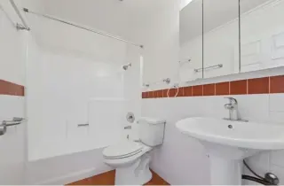 2 Bedroom Apt in Central LA