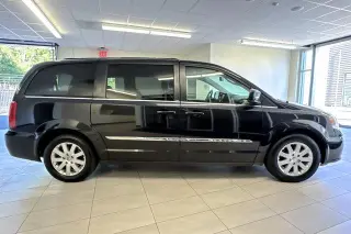 Chrysler Town and Country 2013 Touring 4dr Mini-Van