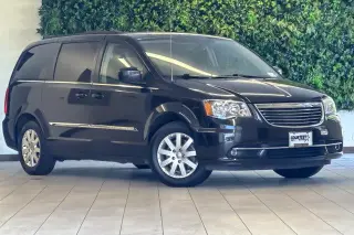 Chrysler Town and Country 2013 Touring 4dr Mini-Van