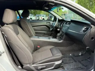 Ford Mustang 2013 V6 2dr Convertible