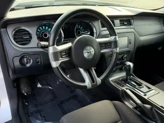 Ford Mustang 2013 V6 2dr Convertible