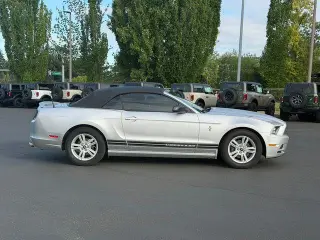 Ford Mustang 2013 V6 2dr Convertible