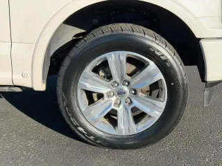 Ford F-150 2018 4x4 Platinum 4dr SuperCrew 5.5 ft. SB