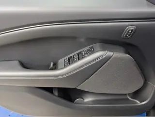 Ford Mustang Mach-E 2025 Select 4dr SUV