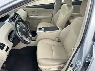 Prius V Class III --- 2013