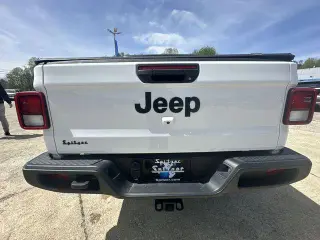 Jeep Gladiator 2021 4x4 Willys 4dr Crew Cab 5.0 ft. SB