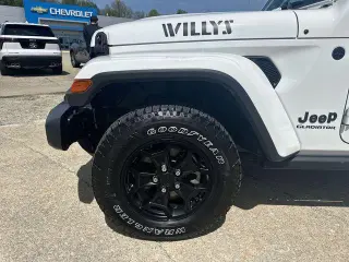 Jeep Gladiator 2021 4x4 Willys 4dr Crew Cab 5.0 ft. SB