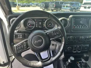 Jeep Gladiator 2021 4x4 Willys 4dr Crew Cab 5.0 ft. SB