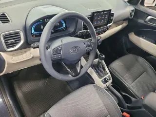 Hyundai VENUE 2025 Limited 4dr Crossover