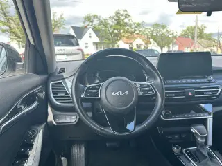 Kia Seltos 2023 S 4dr SUV