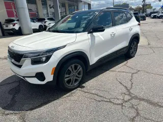 Kia Seltos 2023 S 4dr SUV