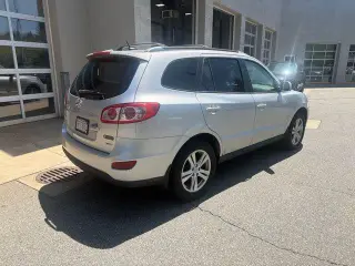 Hyundai SANTA FE 2012 AWD SE 4dr SUV