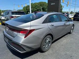 Hyundai ELANTRA 2024 SEL 4dr Sedan