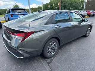Hyundai ELANTRA 2024 SEL 4dr Sedan
